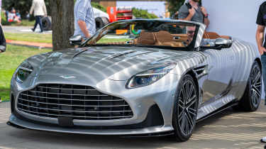 Aston Martin DB12 Volante